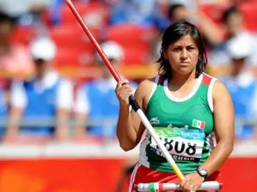 Jeny Velazco se cuelga el Oro en lanzamiento de jabalina