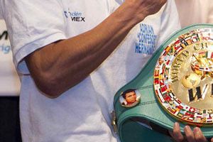 'Confesor' Hernández quiere la revancha ante el tailandés