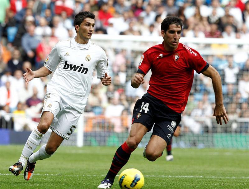 En su horario matinal en el Bernabéu, el Madrid se ensañó con el cuadro de Pamplona. FOTO: EFE