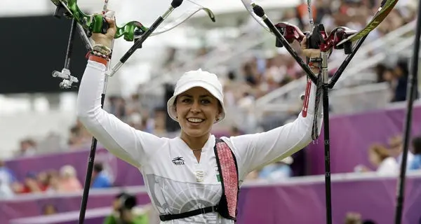 Román y Avitia aseguran medalla en Tiro con Arco