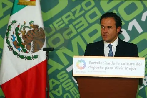 De la Garza afirma que el deporte ha sido más exitoso con Calderón