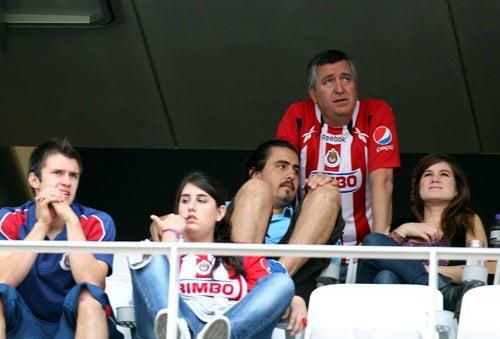 Chivas logra el empate en el Clásico