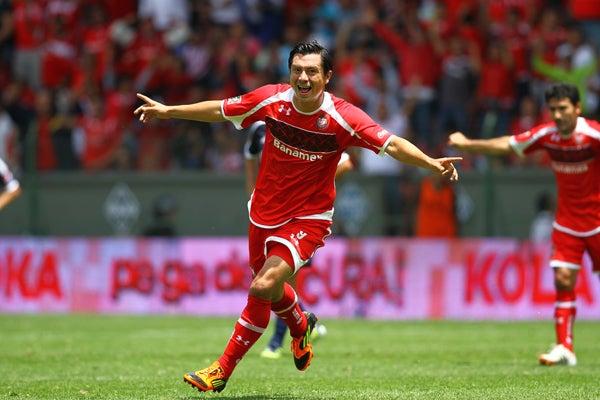 Al 32' Cacho puso el 2-0 para Toluca | MEXSPORT
