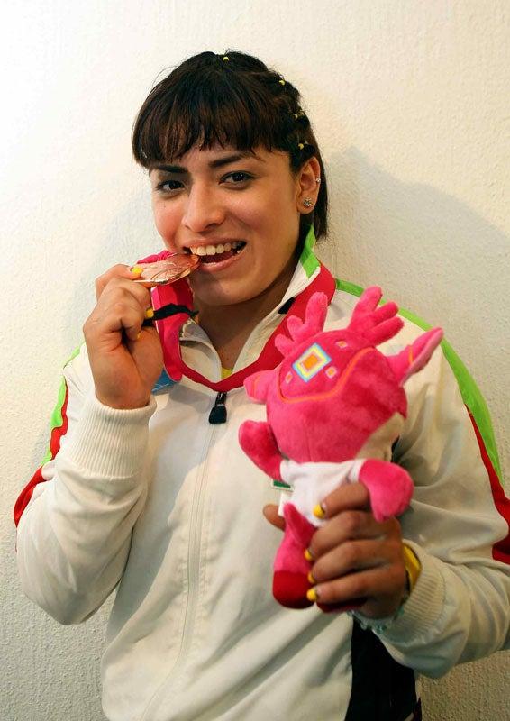 Fuentes disfruta su presea. FOTO: MEXSPORT