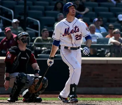 Mets ganan primera serie en casa desde julio