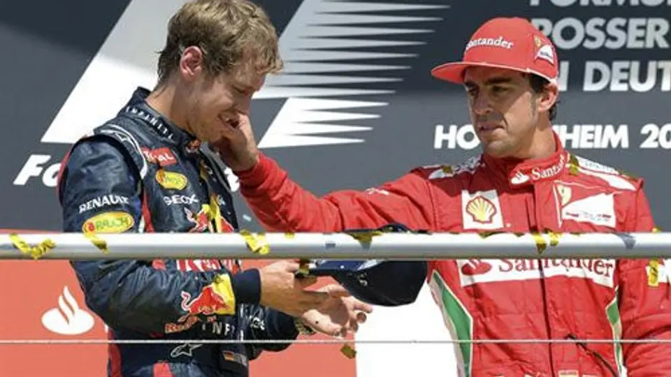 Vettel cae al quinto lugar por rebase ilegal