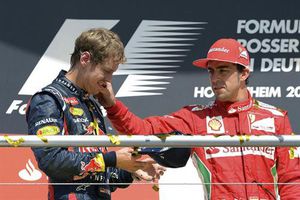 Vettel cae al quinto lugar por rebase ilegal