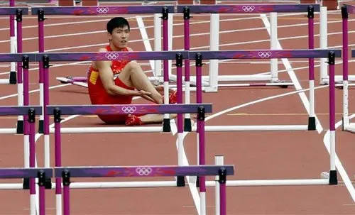 Suspenden a periodistas chinos por filtrar lesión de Liu Xiang
