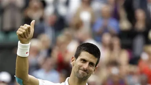 Djokoivc derrota a Stepanek para avanzar a cuarta ronda
