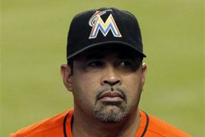 Marlines cesan a Ozzie Guillén