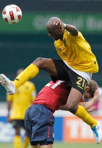Estados Unidos logró derrotar a Jamaica para clasificarse a Semifinales de la Copa Oro (FOTO: AP)