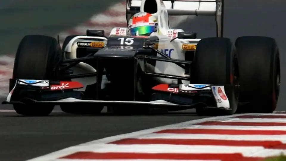 Checo termina 16 en la P1 de Abu Dhabi