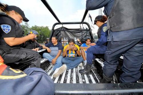 Tres personas fueron detenidas y serán presentados al Ministerio Público. FOTO: DANIEL GÁMEZ
