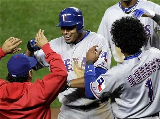 Hamilton pega par de HR y Texas masacra 10-3 a Yanquis