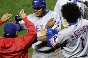 Hamilton pega par de HR y Texas masacra 10-3 a Yanquis