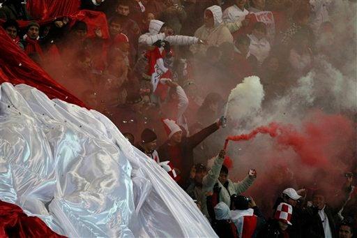 La afición prende la tribuna en la Semifinal. FOTO: AP