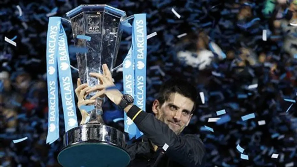 Nole vence a Federer y gana su segunda Copa Masters