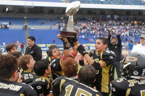 Pumas superan en ambas Finales a las Águilas
