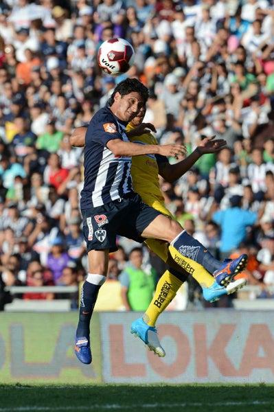 Reyna pelando el esférico | MEXSPORT