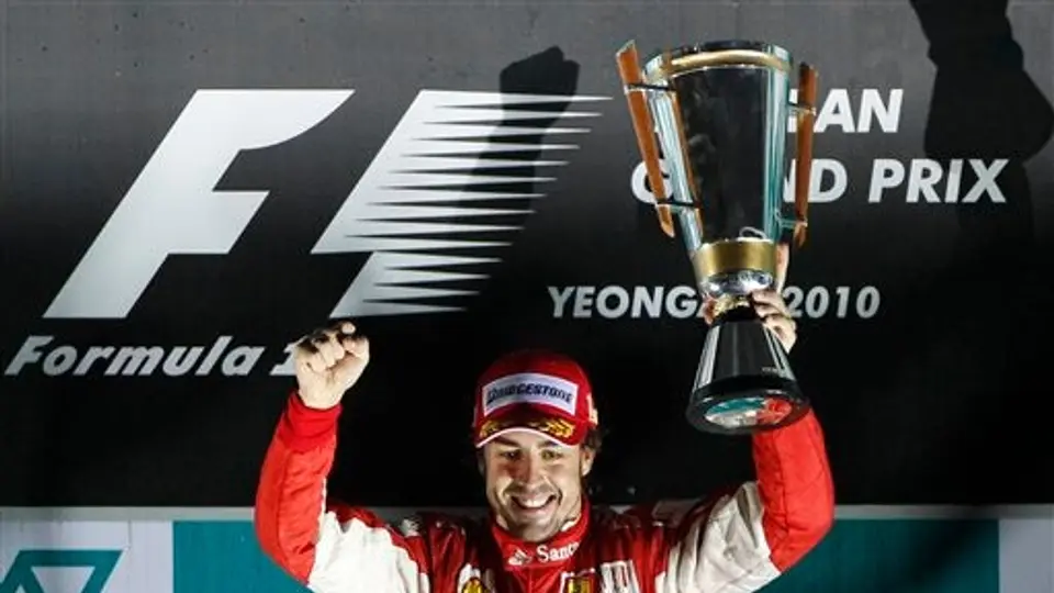 Alonso se impone en Corea y es nuevo líder de la F1