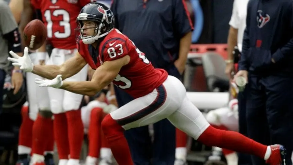 Texanos vapulean a Cuervos y son líderes de la AFC