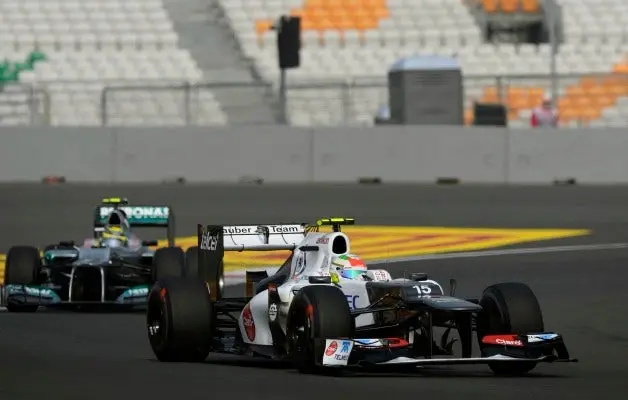 Checo saldrá octavo en India, Vettel consigue la 'pole'