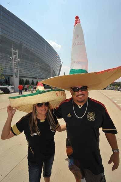 Los sombreros son elementales en estos partidos. FOTO: ULISES BRAVO