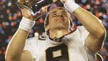 Drew Brees se queda en los Santos
