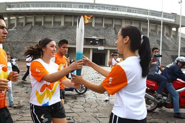 CU recibió a los atletas. FOTO: ESTEBAN LÓPEZ