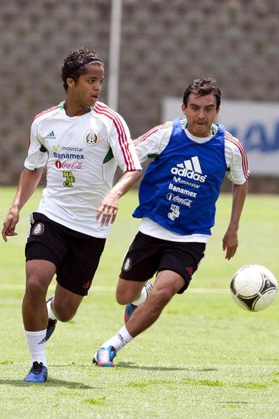 Giovani dos Santos y Luis Pérez en el CAR l MEXSPORT