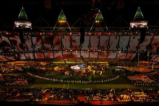 Miles de aficionados presenciaron la Clausura | AP