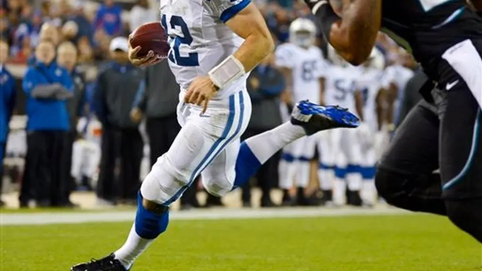 Luck anota 2 TD en el triunfo de Potros sobre Jaguares