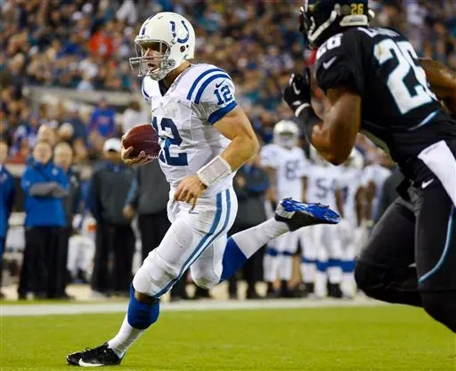 Luck anota 2 TD en el triunfo de Potros sobre Jaguares