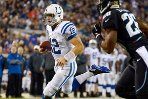 Luck anota 2 TD en el triunfo de Potros sobre Jaguares