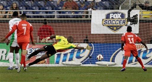Con dos goles de Blas Pérez el equipo está cerca de la clasificación a la siguiente ronda. FOTO: AP