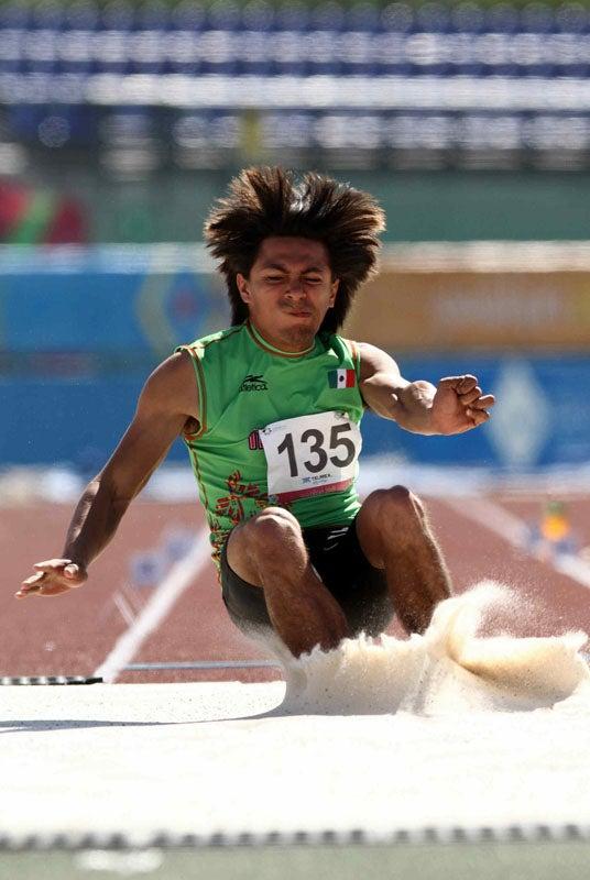 El oriundo de Campeche se colgó el oro en salto de longitud. FOTO: MEXSPORT