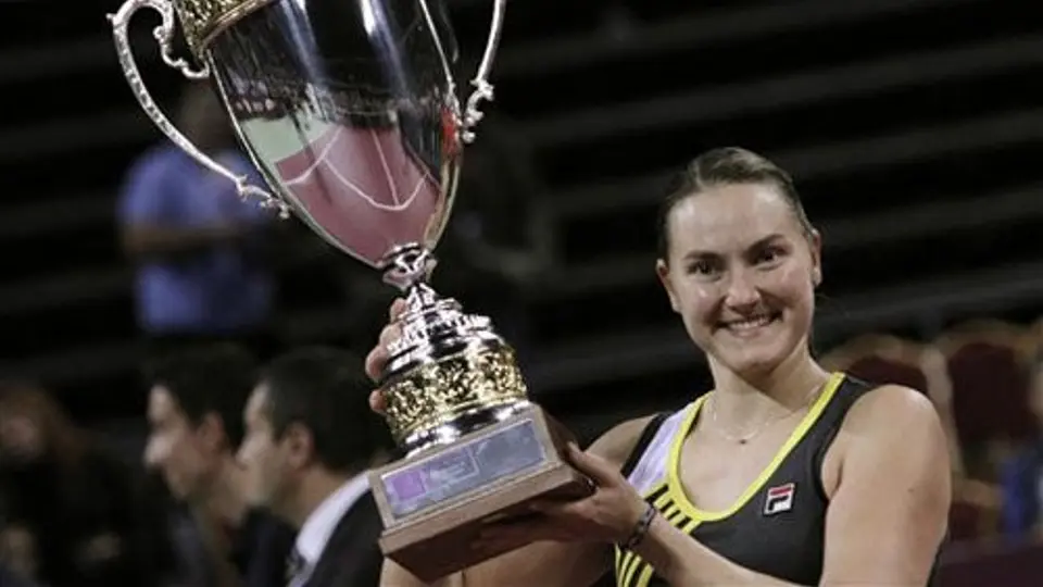 Petrova vence a Wozniacki en Sofía