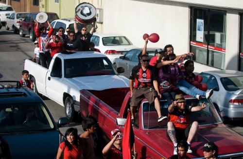 Xolos realizan desfile triunfal