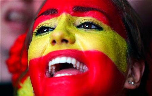 Las españolas pintaron sus rostros l AP