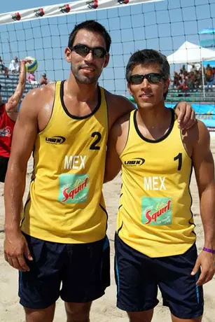 Sigue invicto equipo de Voleibol de Playa varonil