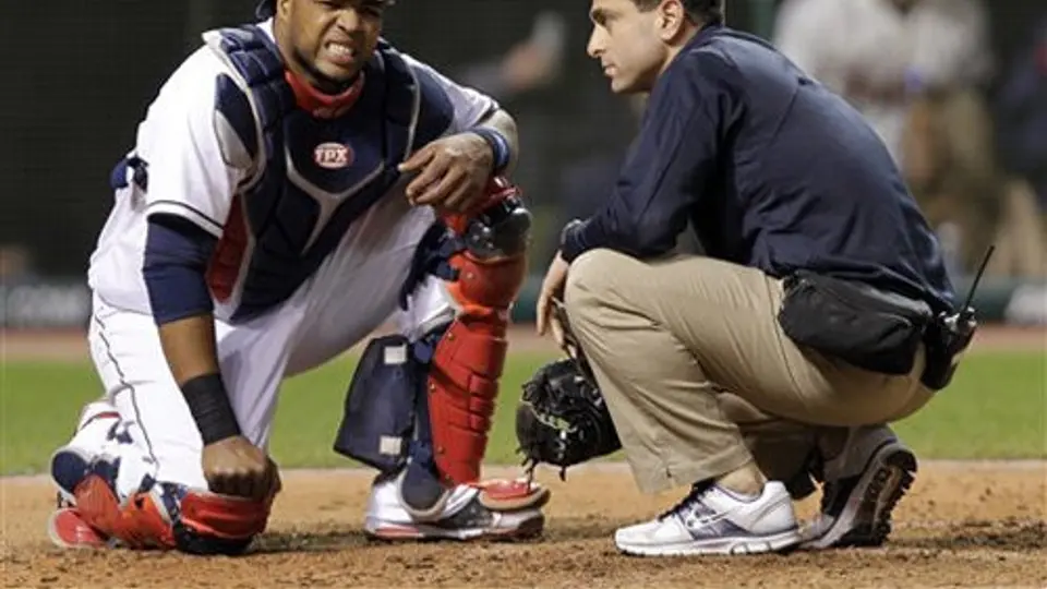 Catcher de Cleveland mejora tras conmoción