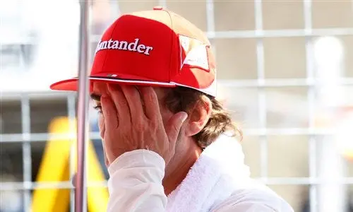 Culpa Alonso a sus llantas en falla de estrategia