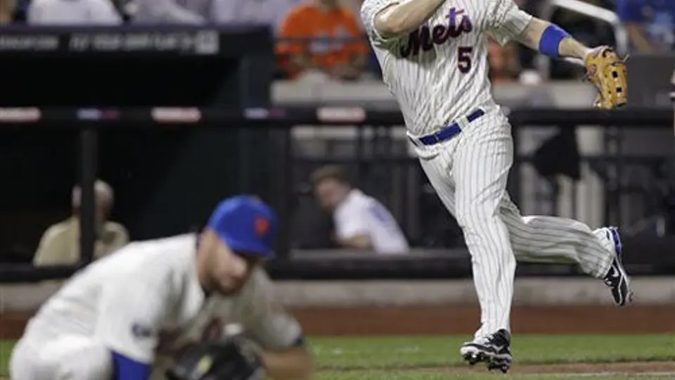 Mets evitan la barrida ante Bravos