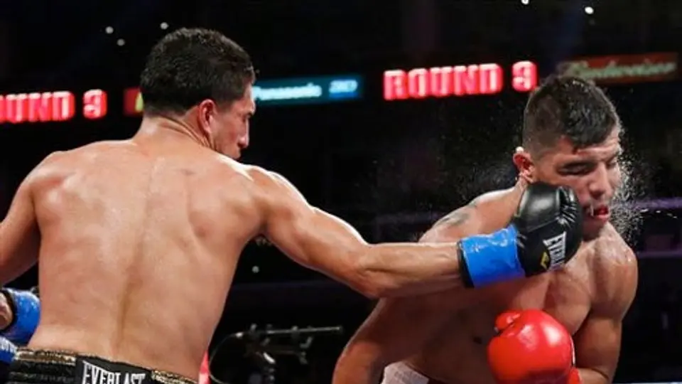 Victor Ortiz pierde sorpresivamente; Canelo, otra vez sin rival