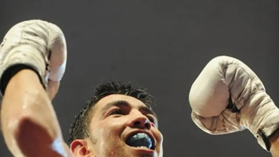 Panchito Arce se impone y derrota a El Chino