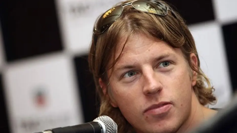 Raikkonen, ileso tras accidente en motonieve