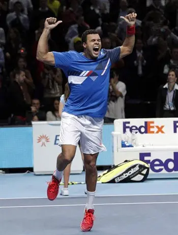 Tsonga vence a Berdych y avanza a la Final del Masters