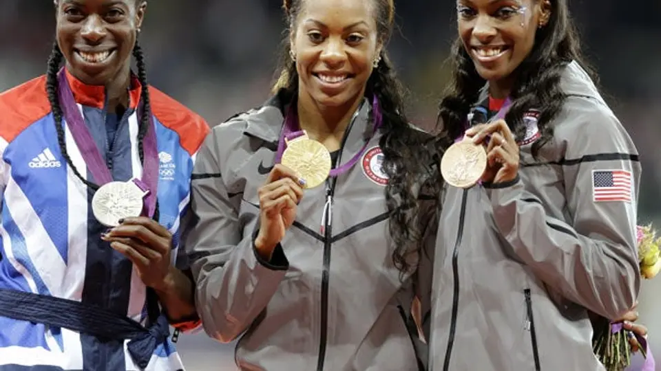 Estados Unidos se lleva los 400m femenil