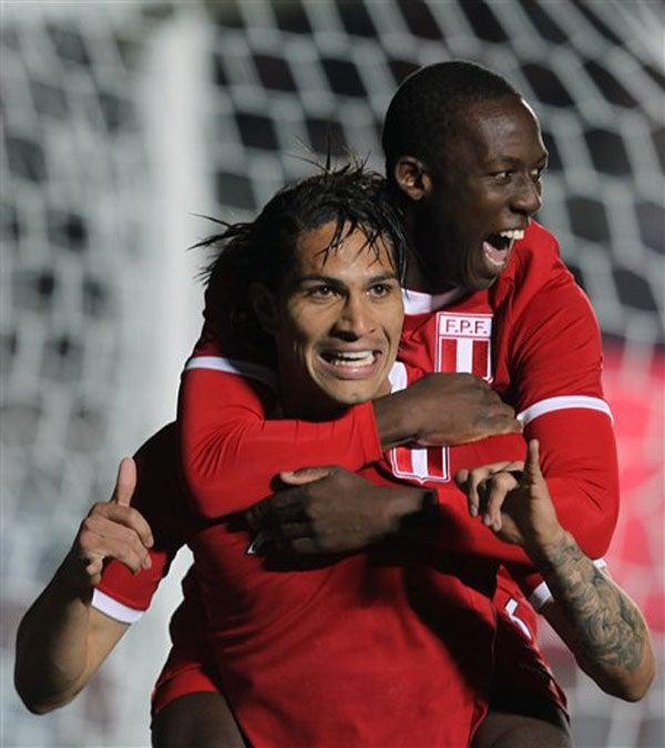 Paolo Guerrero abrió el marcador. FOTO: AP