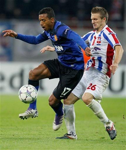 Chicharito estuvo presente los 90 minutos del encuentro. FOTO: EFE